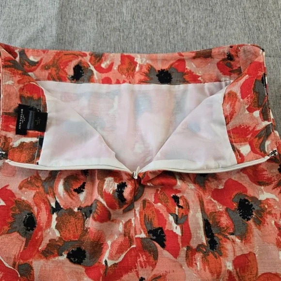 Ann Taylor Women's Pencil  Skirt Lined Vented Back Zip Floral Pattern Size 4 - Picture 3 of 8